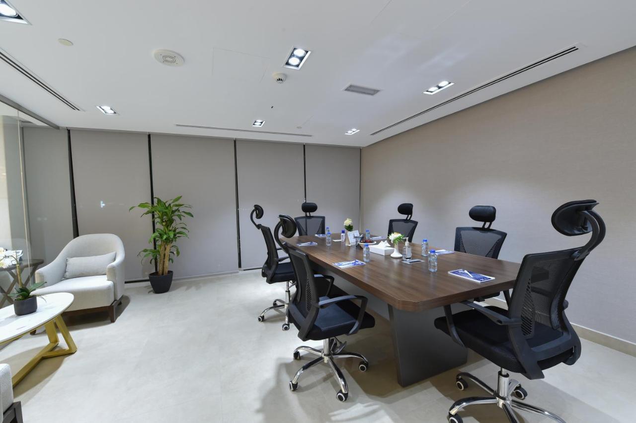 Saray Deluxe Hotel Apartments Abu Dhabi Buitenkant foto Meeting room