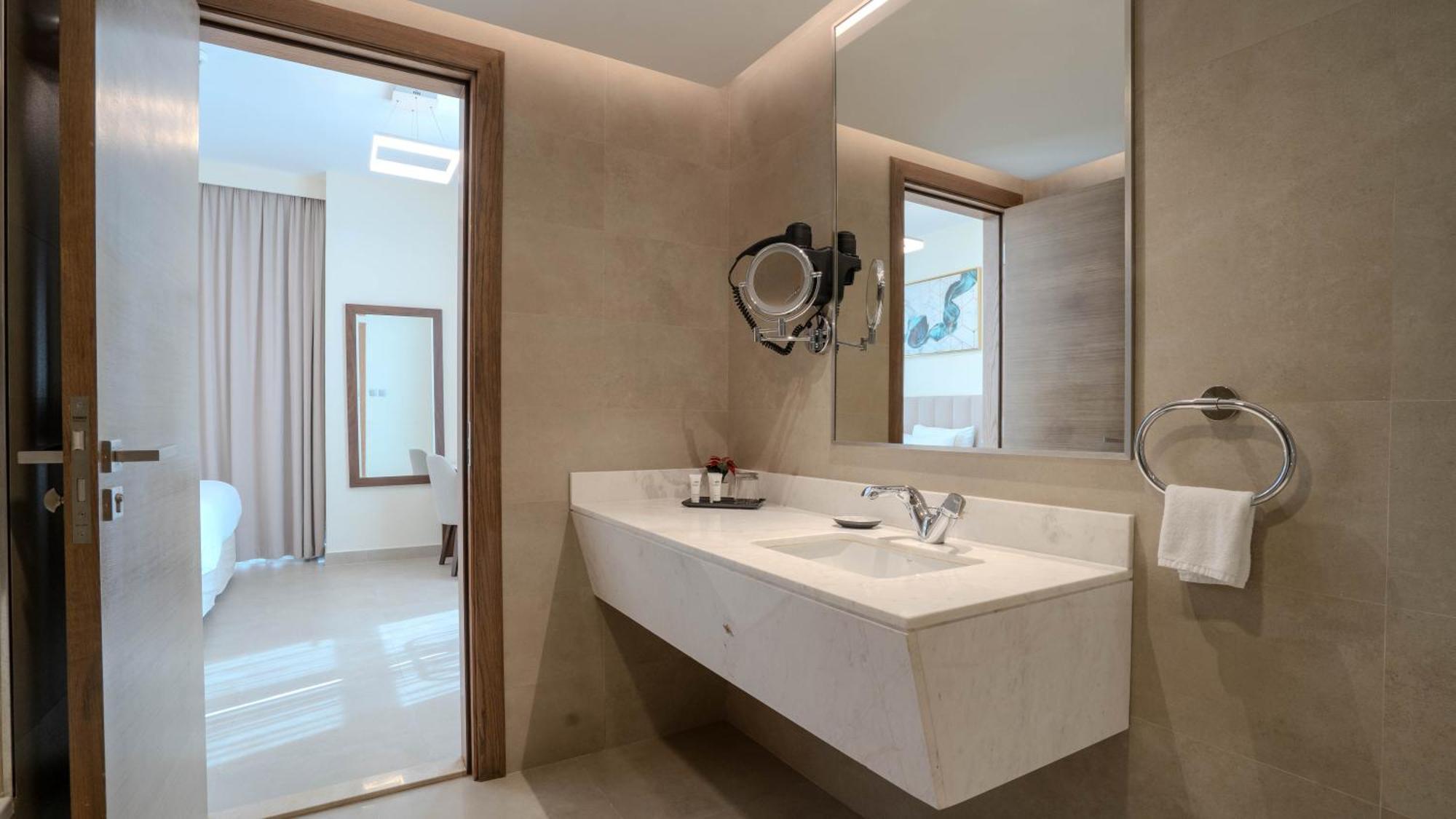 Saray Deluxe Hotel Apartments Abu Dhabi Buitenkant foto